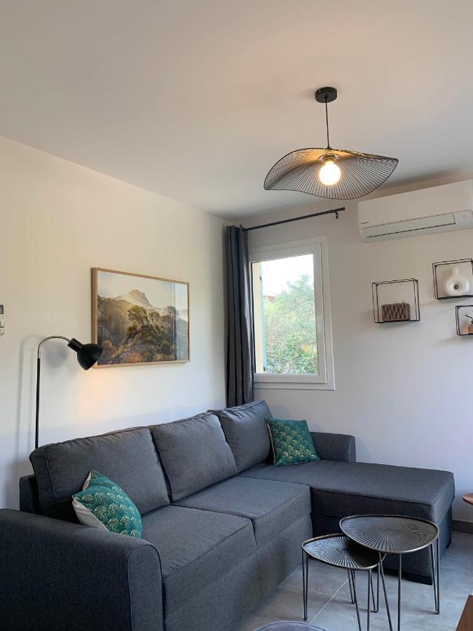 Вилла Le Cabanon De Livia Avec Piscine Privee Кюкюрон Экстерьер фото