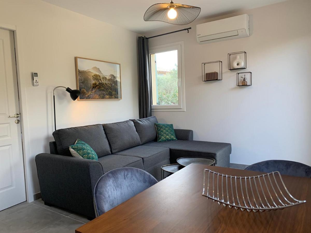 Вилла Le Cabanon De Livia Avec Piscine Privee Кюкюрон Экстерьер фото
