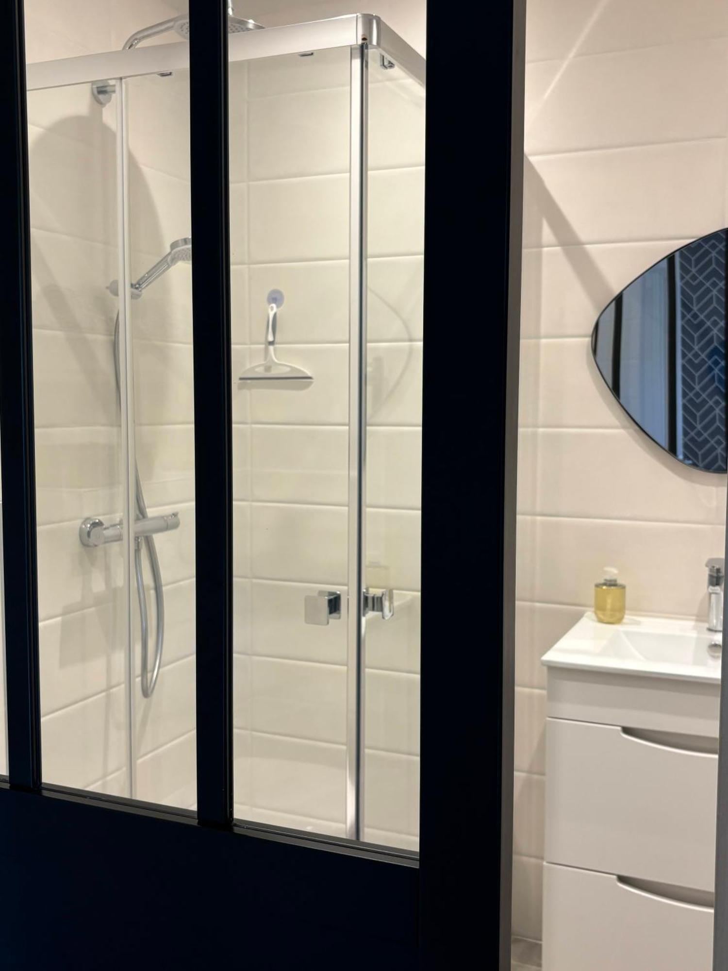Вилла Le Cabanon De Livia Avec Piscine Privee Кюкюрон Экстерьер фото